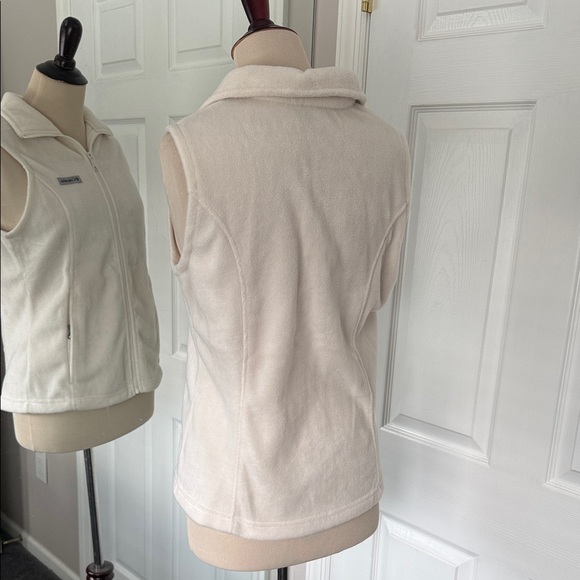 Columbia Women's Cream Fleece Vest - Picture 4 of 11